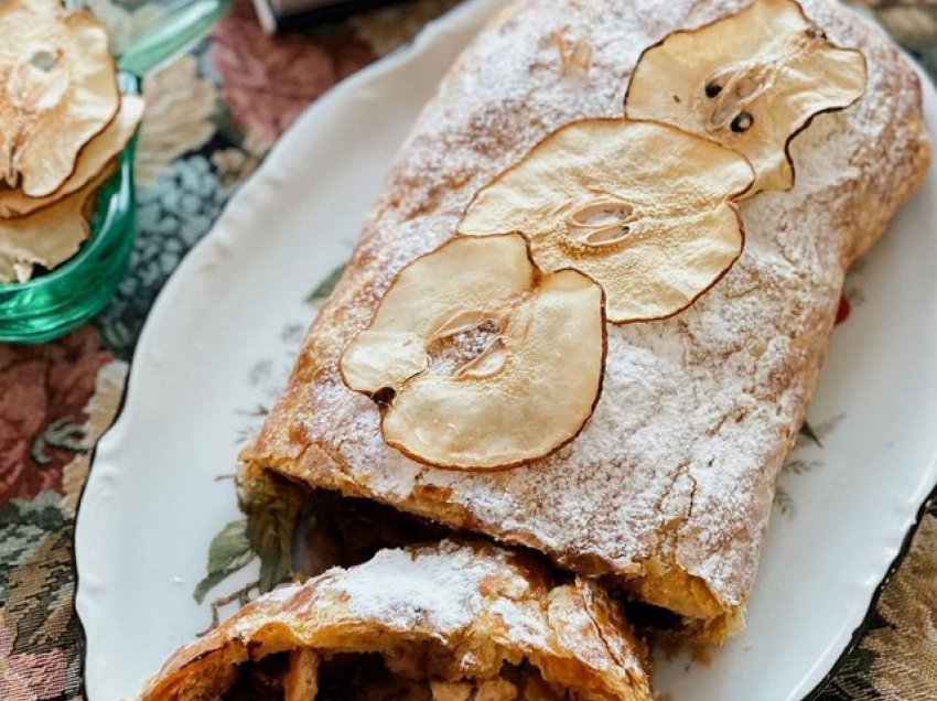 Strudel me çokollatë dhe dardha