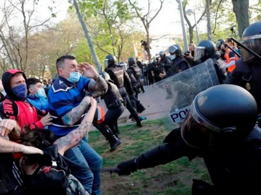 Dhunë policore në Madrid, 13 të plagosur