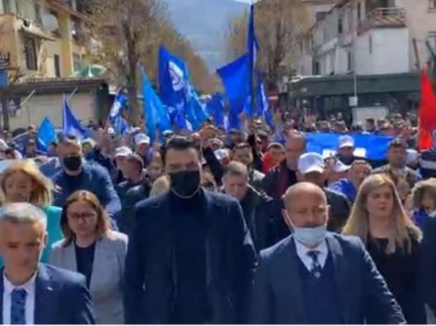 Basha në Peshkopi: Ata që e morën peng Shqipërinë janë një pakicë që i kanë orët e numëruara