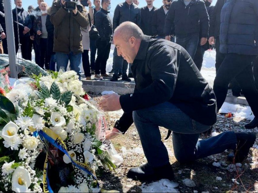 Ramush Haradinaj përkujton Agim Ramadanin në 22 vjetorin e rënies së tij