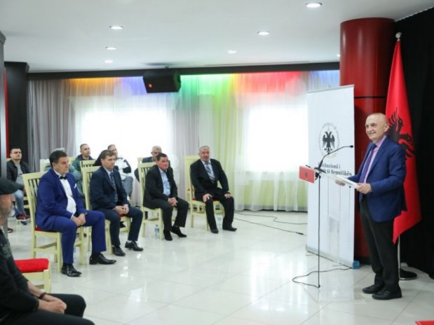 Presidenti Meta vlerëson talentet e sportit vlonjat: Vlora, një qytet i traditave, edukimit cilësor dhe vlerave qytetare