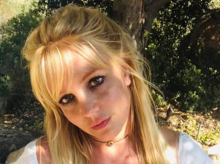 Britney Spears çudit fansat, poston foton nga arkiva me Justin Timberlake për ditëlindjen e motrës