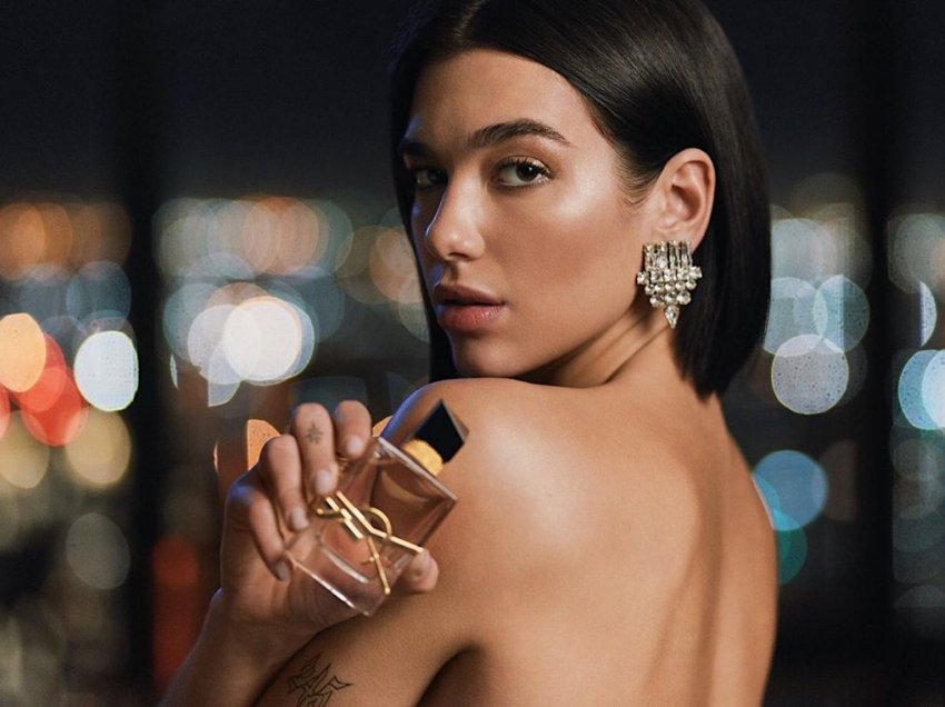 Dua Lipa vjen ‘topless’ për kampanjën e re të parfumit “LIBRE’ nga YSL