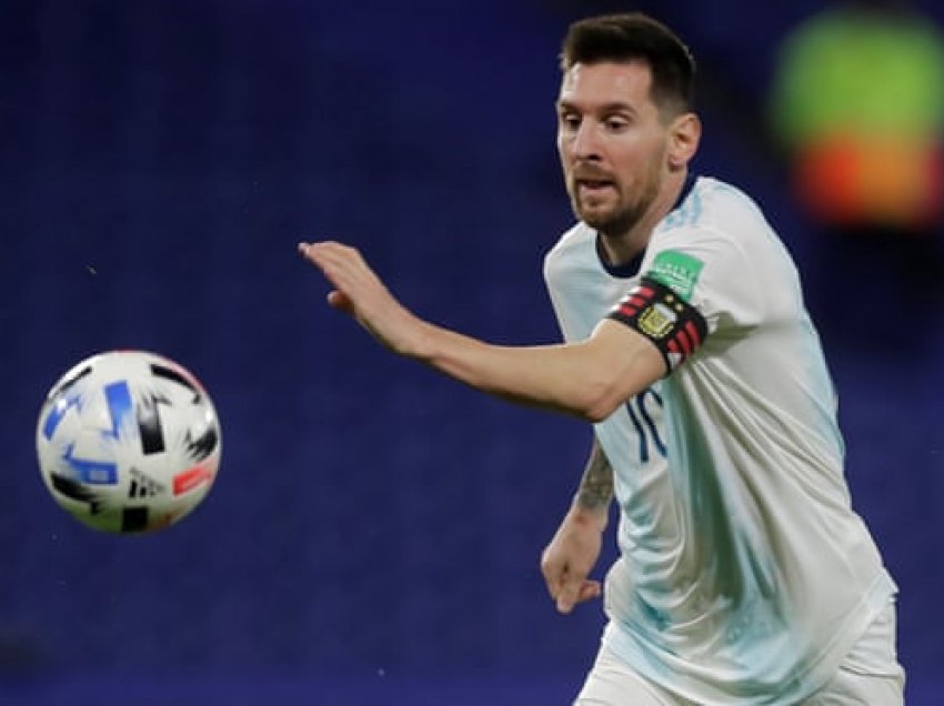 Me tre fanella të nënshkruara, Messi i siguron 50 mijë vaksina