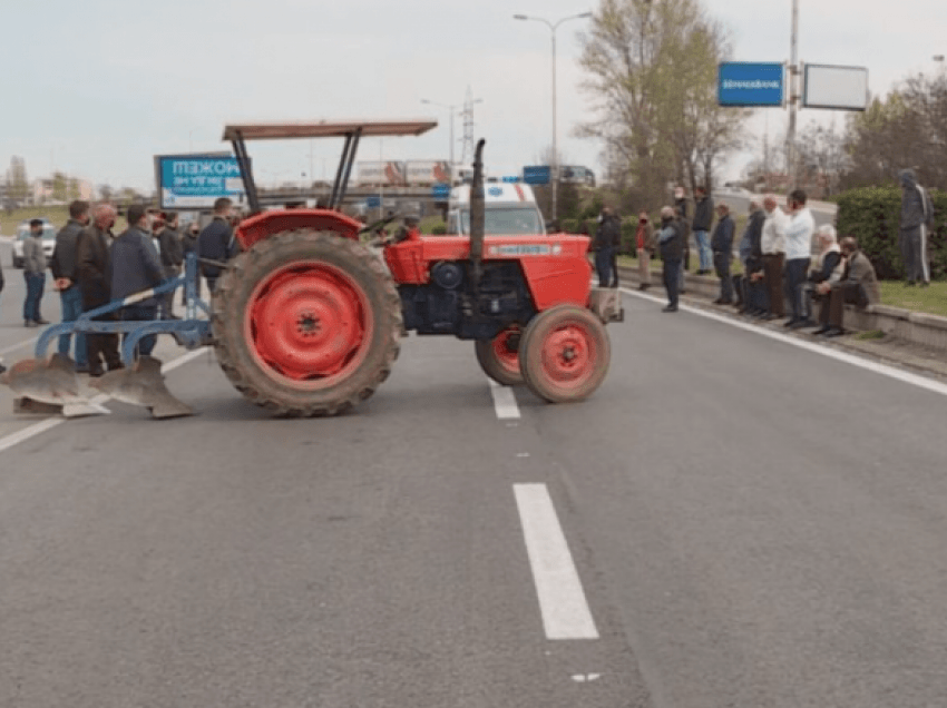 Bujqit nga komuna e Gazi Babës dhe Haraçinës kërkojnë dëmshpërblimin e përmbytjeve