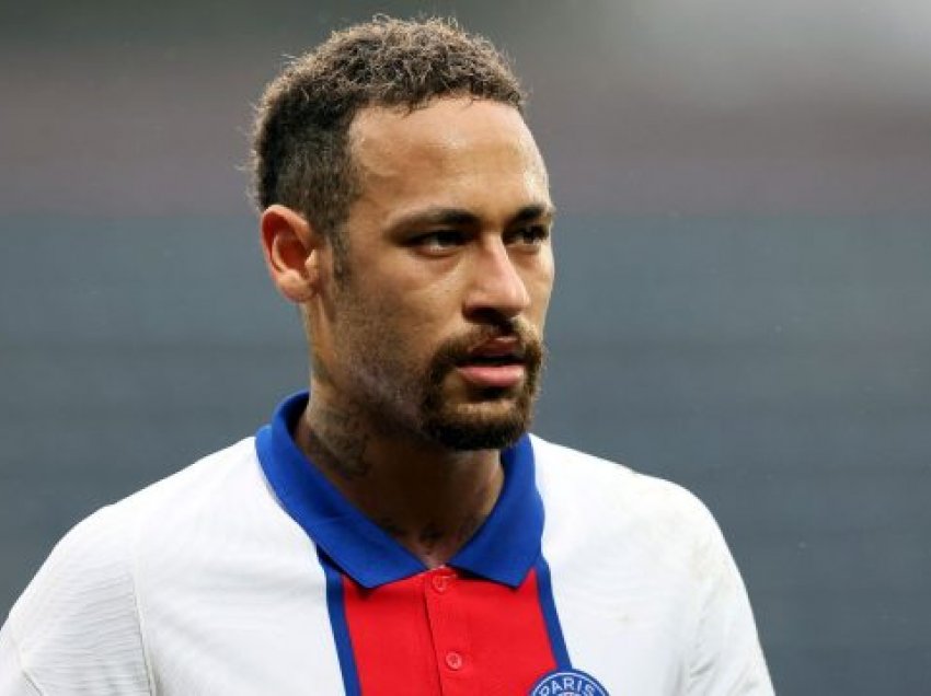 Neymar paguan 142 punëtorë pa punuar