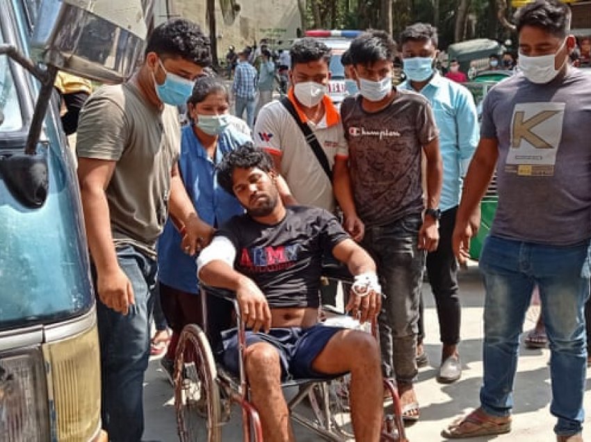 Pesë protestues të vrarë në Bangladesh