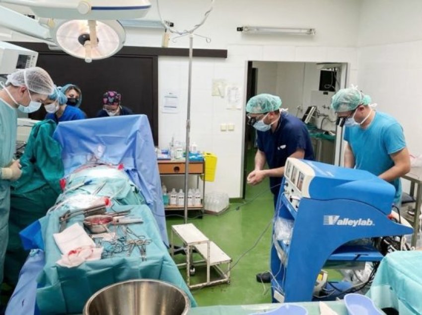 Mjeku tetovar Kujtim Xhelili, pjesë e ekipit që realizoi transplantin e zemrës