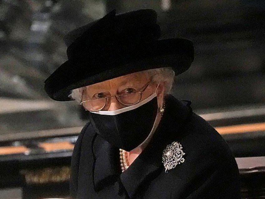 Për herë të parë pas më shumë se 7 dekadash, këtë vit nuk do të ketë portret të ri të mbretëreshës Elizabeth për ditëlindjen e saj