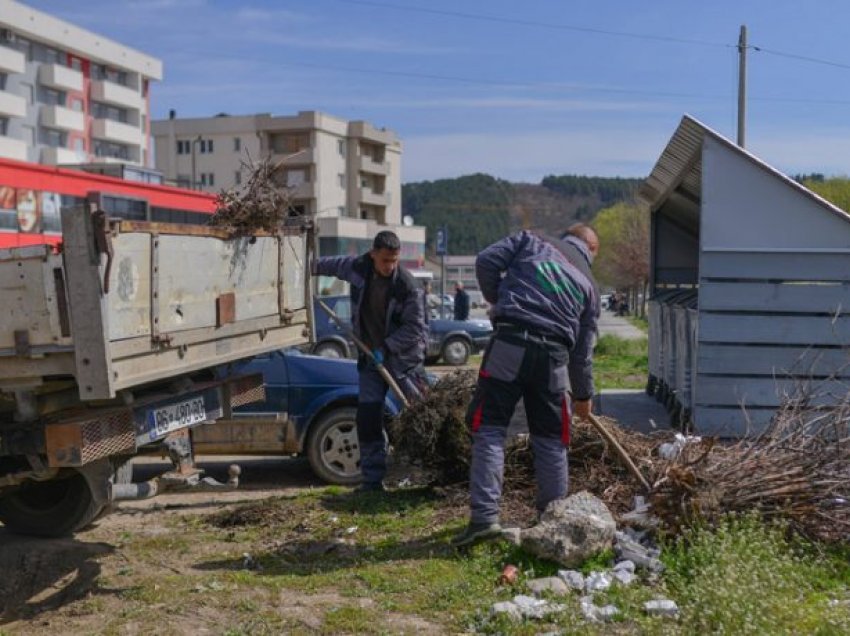 Pastrohet Kamenica, largohen deponitë nga Kopernica dhe Hogoshti