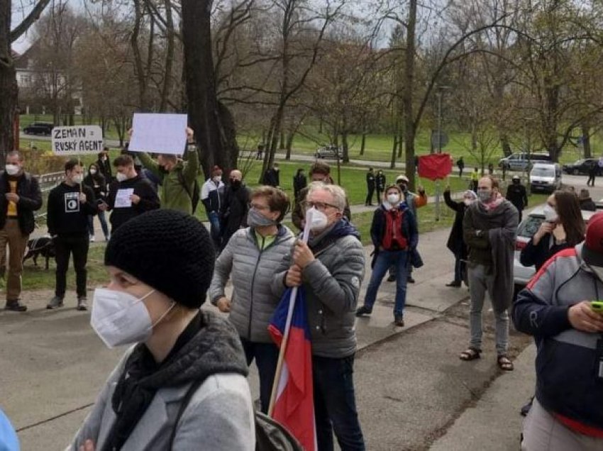 Sondazhi i Median: Shumica e çekëve e perceptojnë Rusinë si kërcënim për sigurinë e vendit