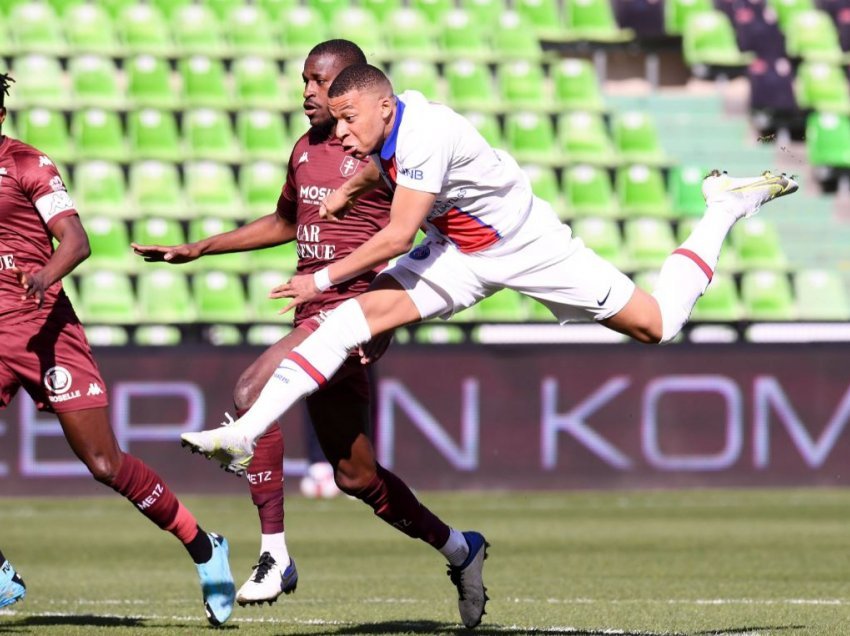 PSG triumfon ndaj Metz dhe ngjitet në vendin e parë