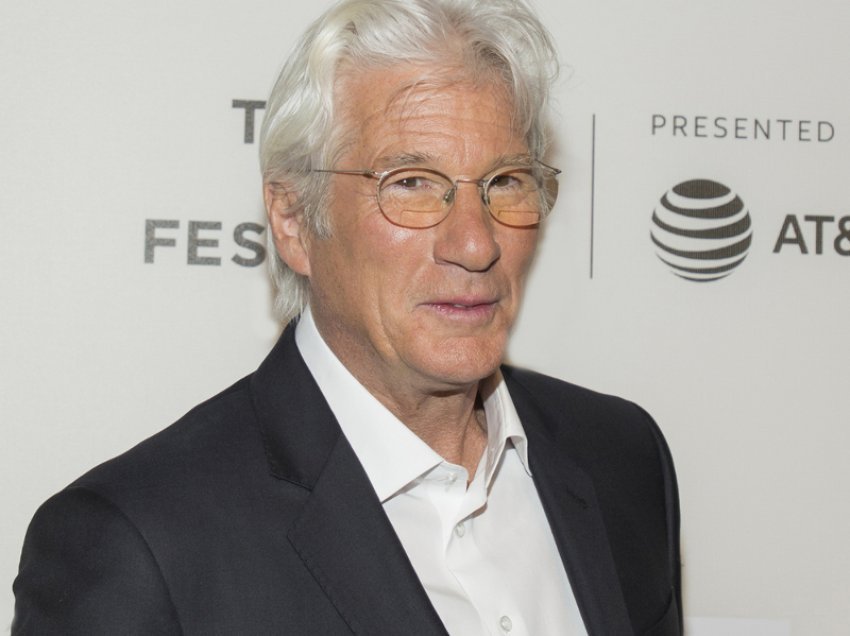 Mesazhi kuptimplotë i Richard Gere…