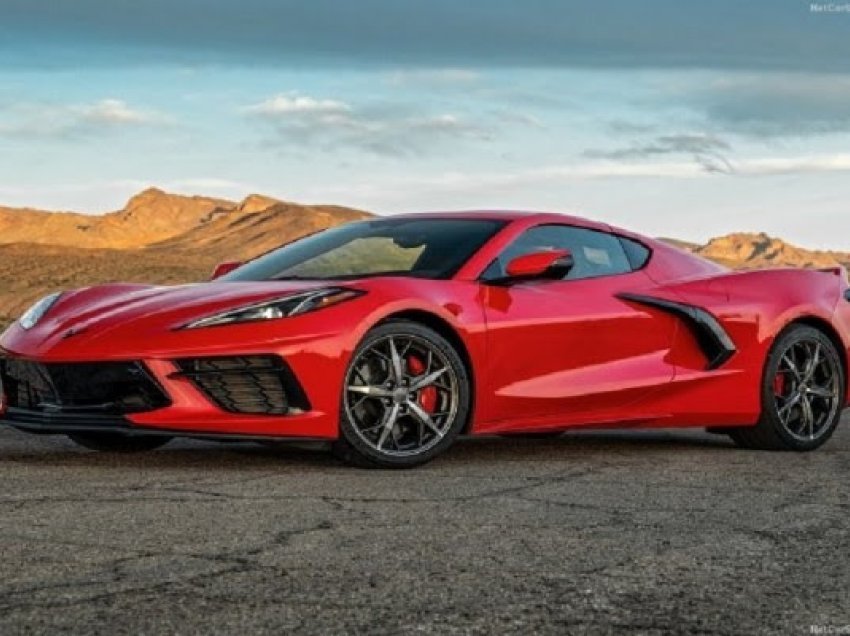 ​Corvette C8 në krizë identiteti: Mendon se është Cadillac - video