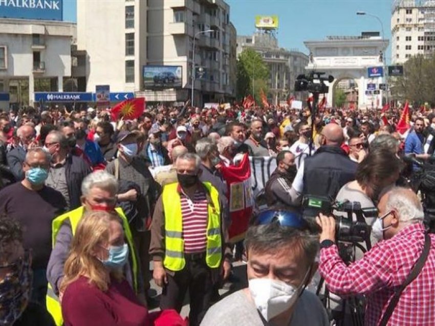 Në Shkup u mbajt protesta për lirimin e dhunuesve të dënuar për 27 prillin