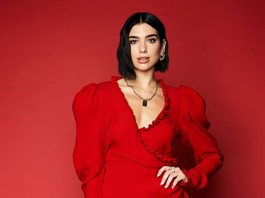 Dua Lipa bëhet gati për performancën e saj në mbrëmjen e “Oscars”