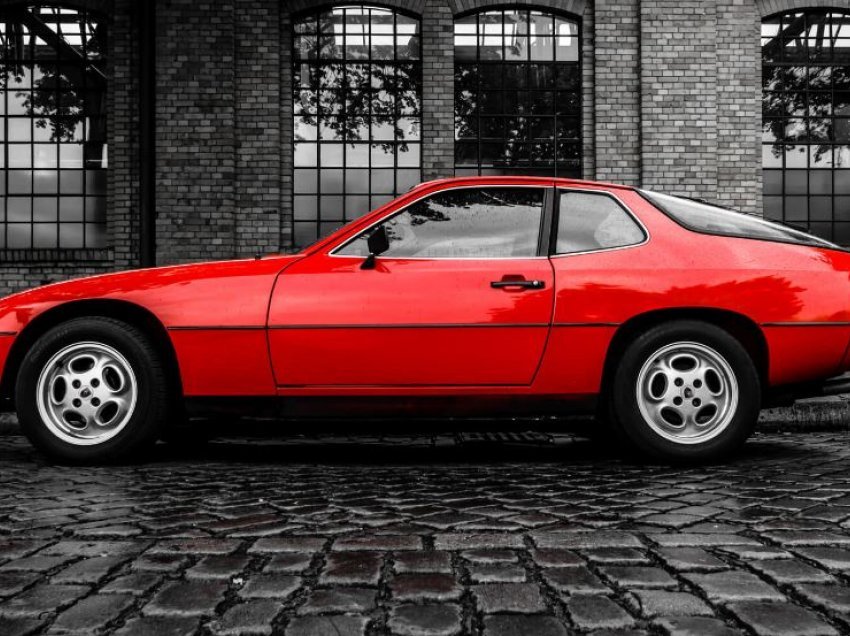 Porsche 924 shitet për 261,000 dollarë