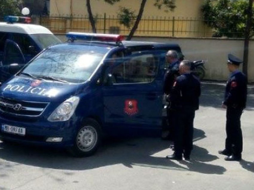 Plagoset me armë zjarri minoreni në Korçë, policia në kërkim të autorit