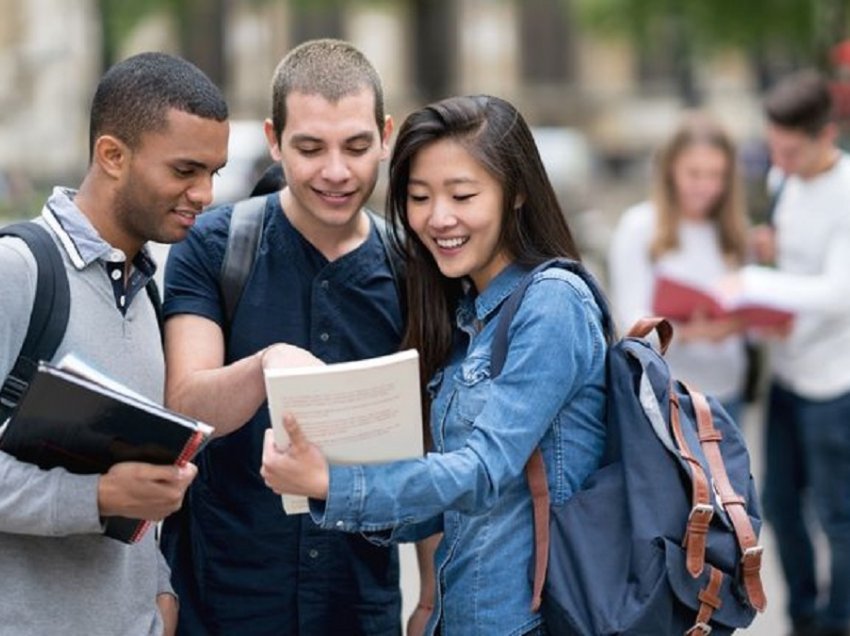 Universitetet britanike akuzohen për racizëm