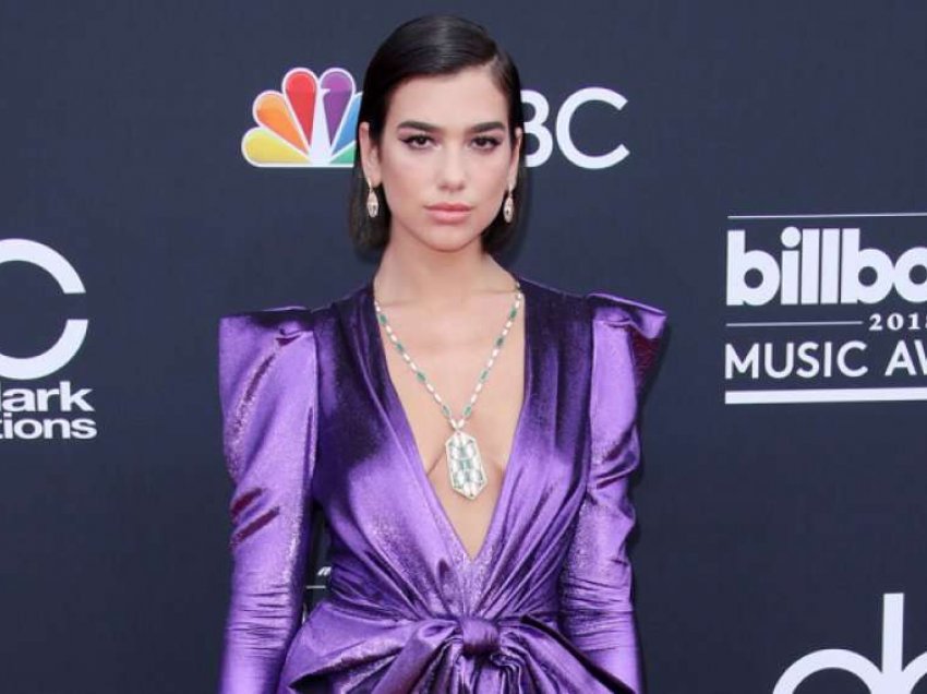 Dua Lipa nominohet për 4 çmime në “Billboard Music Awards”