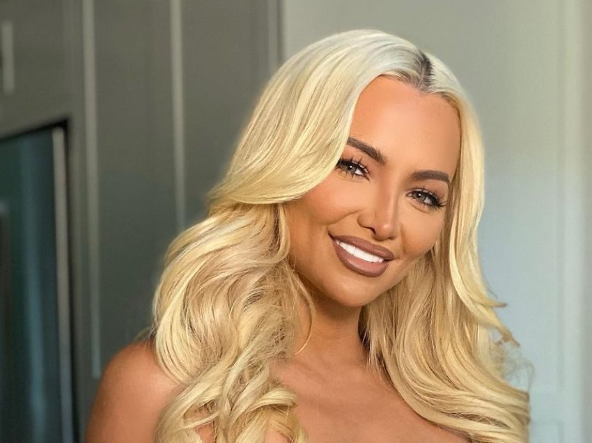 Lindsey Pelas në postimin e fundit vë në pah linjat trupore