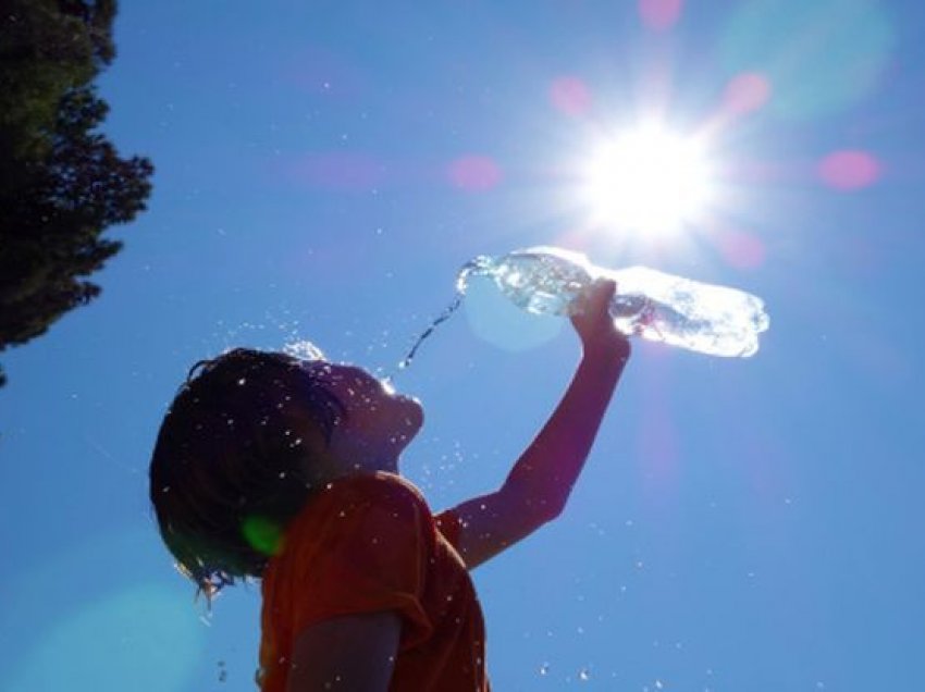 Mot shumë i nxehtë me temperatura mbi 40 gradë Celsius