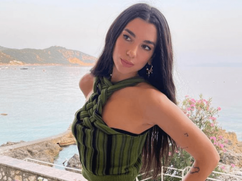 Dua Lipa i tregoi gjithë botës për pushimet në Shqipëri, “Daily Mail” i dedikon artikull artistes