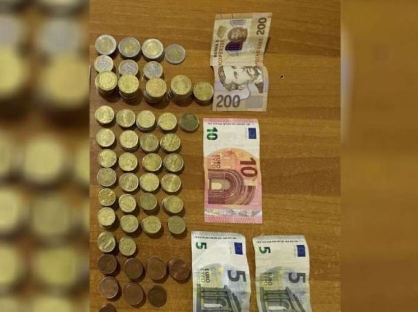 Policia në Ferizaj konfiskon lëmoshën e dy lypësve