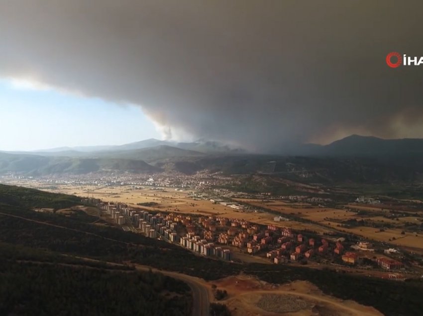 Gjithçka duket gri, boshatisen zonat e zjarreve në Turqi