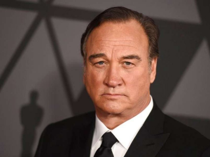 Jim Belushi kërkon divorcin nga gruaja pas dy dekadash martesë