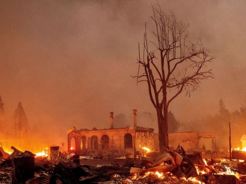 Zjarret shkrumbojnë zona të tëra në Kaliforni