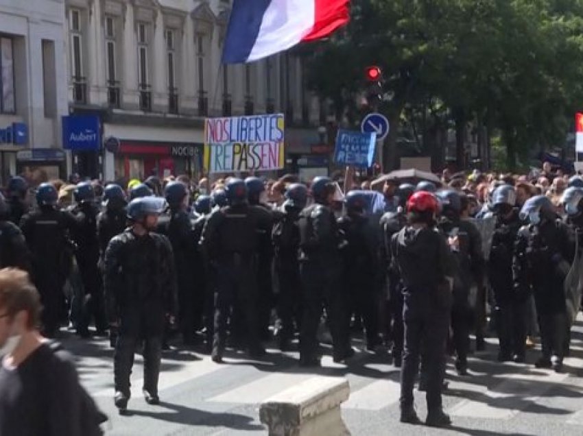 Përveç në Francë, protesta për pasaportën e covid po mbahen edhe në Romë