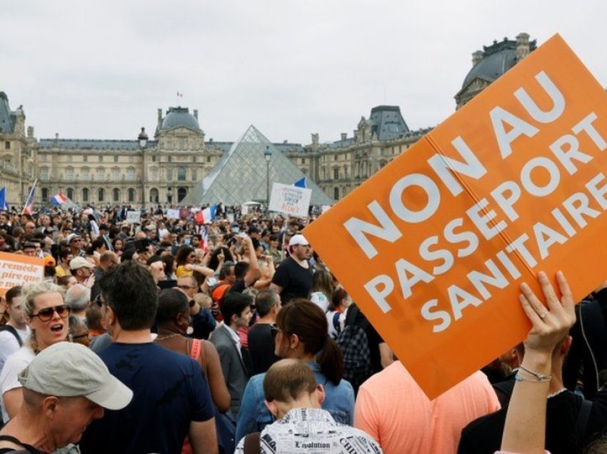 Francë, vazhdojnë protestat kundër pasaportës së vaksinimit