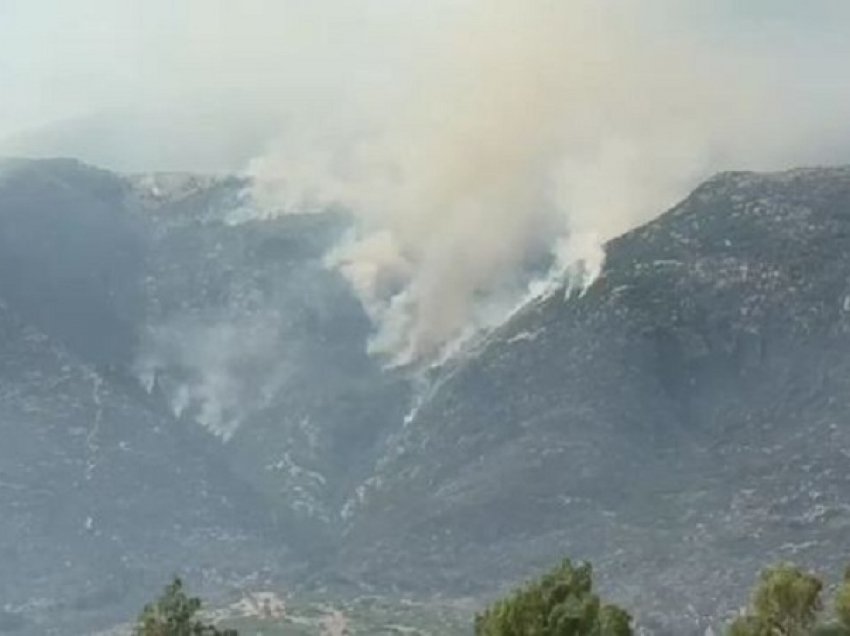 Zjarri vijon ende të jetë aktiv mbi fshatin Dukat i Ri