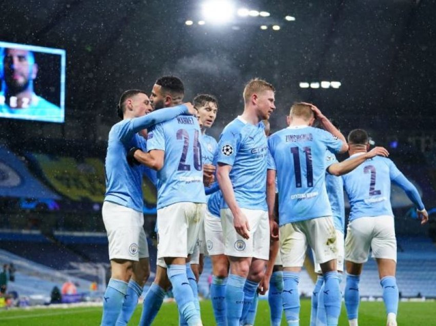 Manchester City, tre titullarë janë në merkato