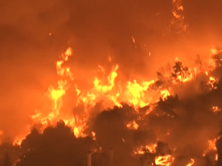 Greqi: Zjarret masive vazhdojnë pa shenja ngadalësimi