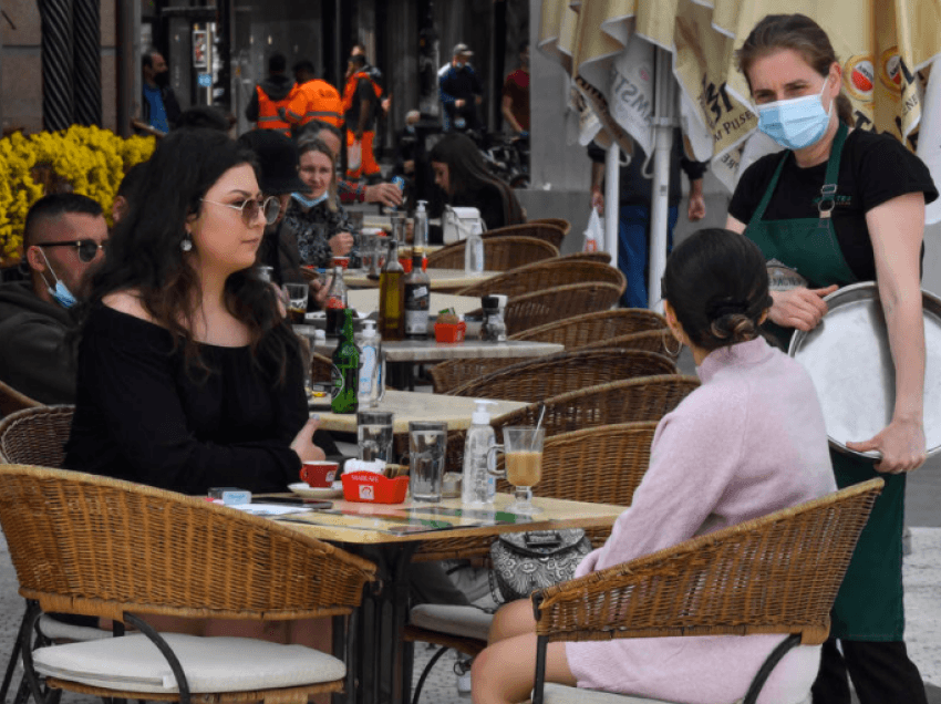 Restorantet nuk duan të ndalojnë hyrjen e personave të pavaksinuar