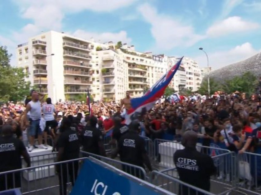 Çmenduri para “Parc des Princes”