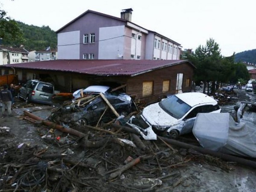 Në Turqi deri tani pas përmbytjes 17 viktima