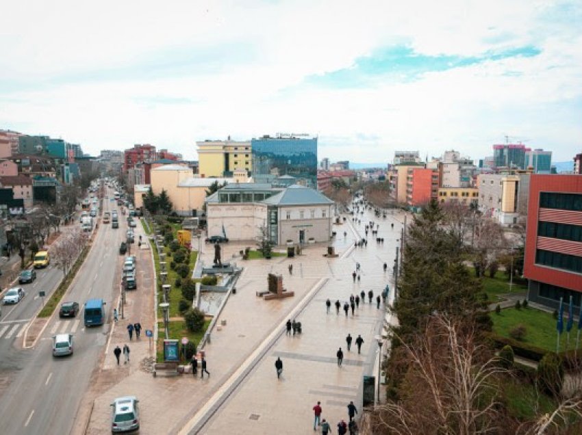 Rënia e pagës mesatare, apelohet për ndarje të barabartë të pagave në sektorin publik dhe privat