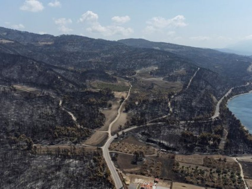 Parajsa që u kthye në shkretëtirë hiri, si përpinë flakët në 30 minuta gjithë ishullin e njohur