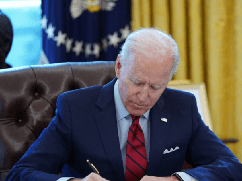 Presidenti Biden i drejtohet sot kombit për situatën në Afganistan