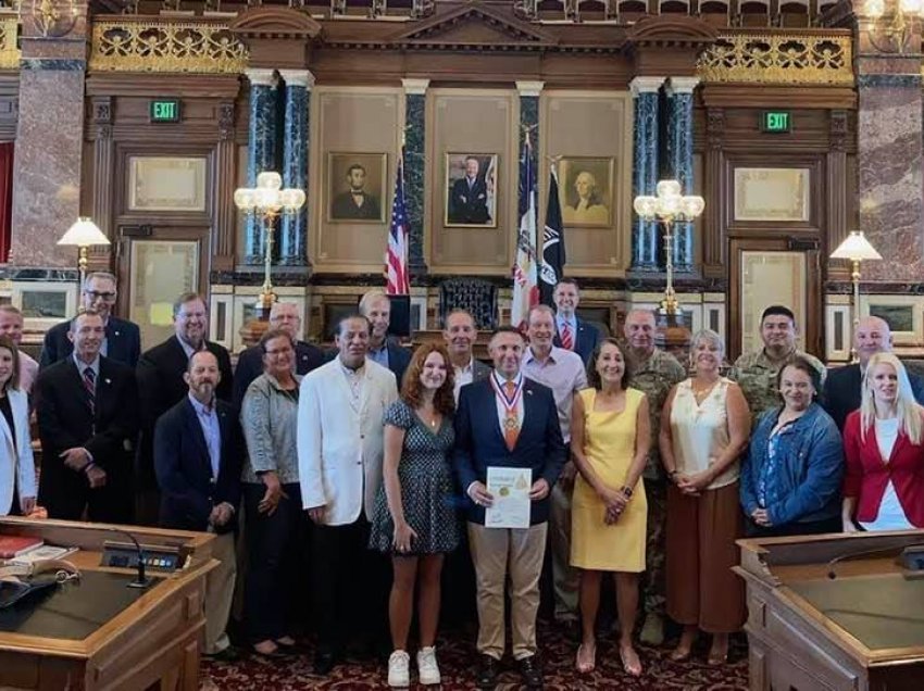 Iowa dekoron atasheun Xhavit Gashi me medaljen për shërbim të jashtëm