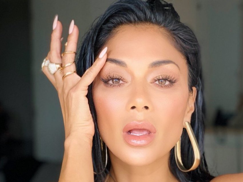 Nicole Scherzinger ka marrë sërish vëmendje me veshjen e saj