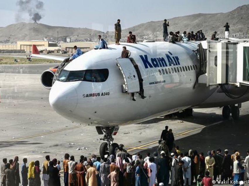 12 të vdekur në aeroportin e Kabulit