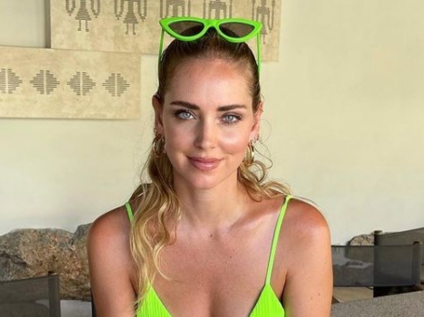 Chiara Ferragni rikthen në modë neonin