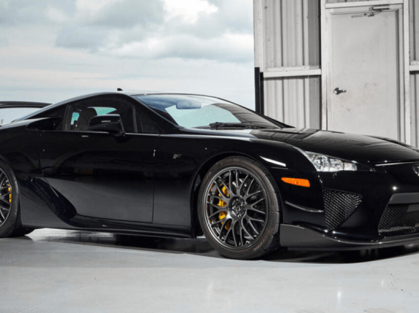 U shit për 1.6 milion dollarë Lexus LFA Nurburgring Edition