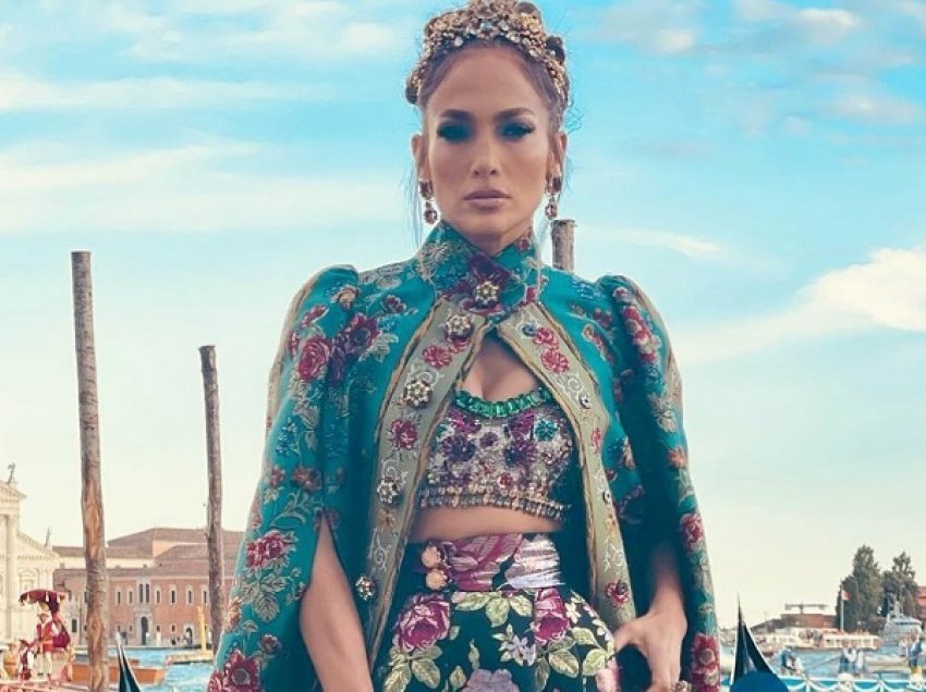 Sfilata ekstravagante e Dolce Gabannas/ Jennifer Lopez mahnit të gjithë me paraqitjen e saj