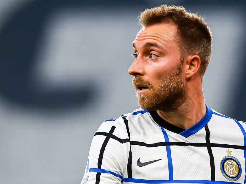 Christian Eriksen është kthyer në fushë!