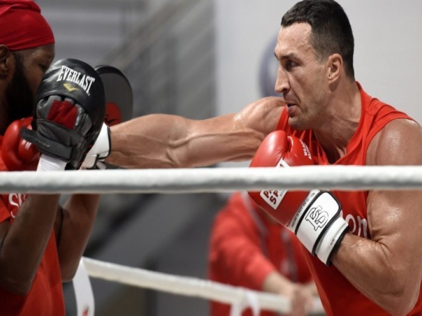 Klitschko po përgatit një rikthim të bujshëm 